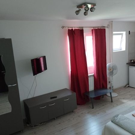 Metrou 1 Decembrie 1918 Apartman Bukarest Kültér fotó
